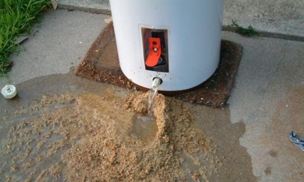 7 Reasons Hot Water Goes Cold Quickly And Easy Solutions How To Get Calcium Out Of Water Heater